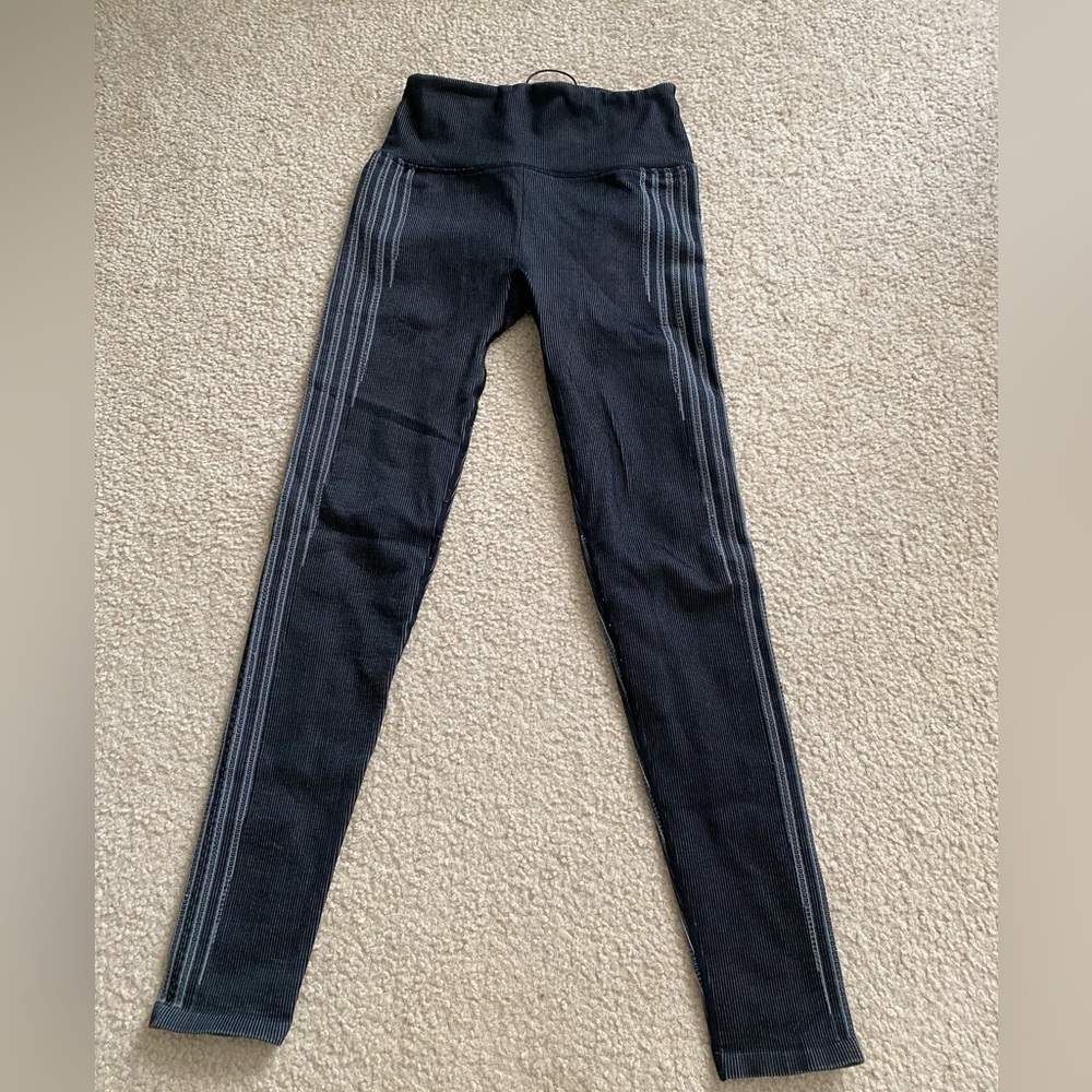 Fabletics contour ribbed leggings